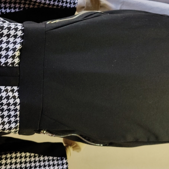 NWOT Black and white houndstooth dress with zipper accent, size 12 💜💜💜 - Picture 4 of 7